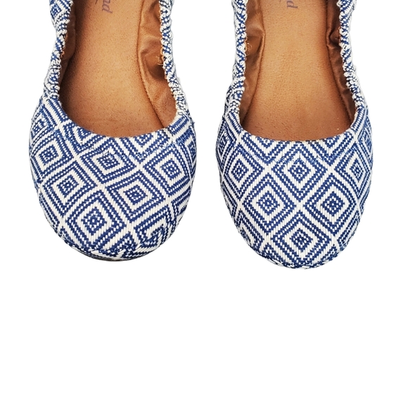 Lucky Brand Erin Blue White Diamond Textile Flats Size 6.5 - Picture 5 of 9